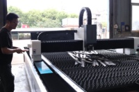 Cortadora Láser de Fibra Industrial de 3000mm*1500mm*3000W, Máquina de Corte CNC de Doble Accionamiento para Láminas de Acero al Carbono, Bajo Costo de Funcionamiento
