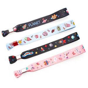 Bracelets promotionnels écologiques ajustables en plastique avec clip, pour événements et fêtes, bracelets tissés en tissu personnalisés pour festivals - Product Image 6