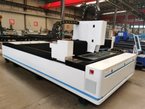 PENGWO G2060-Aシリーズファイバーレーザー切断機1500W-6000W高速金属シートサポートAiグラフィックCypcut Yaskawa