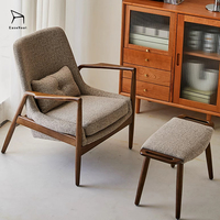 Fauteuil de loisirs en bois massif et cuir, avec assise rembourrée et repose-pieds, idéal pour hôtels et salons (vente en gros)