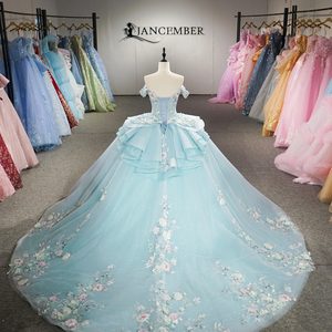 Vestido de Gala Azul Cielo 1514 con Bordado Floral, Apliques de Organza, Largo hasta el Suelo, Ecológico, Elegante Vestido de Quinceañera - Product Image 4