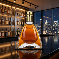 Bouteilles en verre triangulaires transparentes mates de qualité supérieure, base en arc unique, capacité personnalisable, luxe pour le brandy et les spiritueux