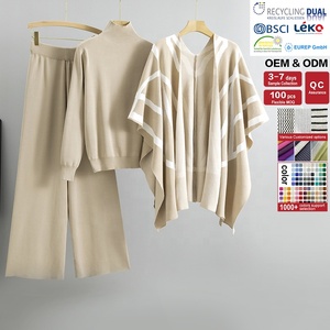 Ensemble Trois Pièces <span class=keywords><strong>Femme</strong></span> en Maille Grossiste : Cardigan Élégant, Pull Tricoté, Châle Cape et <span class=keywords><strong>Pantalon</strong></span> Large pour <span class=keywords><strong>Femme</strong></span> - Product Image 2