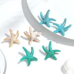 Accessoires de vacances 2025 été mer plage bijoux turquoise vert boucles d'oreilles amusant acrylique surdimensionné étoile de mer boucles d'oreilles - Product Image 4