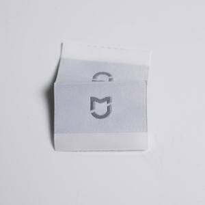 Étiquettes tissées à haute densité personnalisées pour étiquettes de vêtement avec logo pour vestes et chemises - Product Image 1