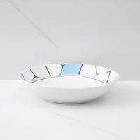 Ensemble de vaisselle à usage quotidien en céramique au design bleu classique pour la maison et les hôtels, y compris les assiettes, bols et tasses