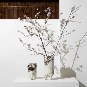 Vase De Table De Flore En Marbre De Calacatta Sculpté À La Main Et Pot De Fleur Surface Aiguisée - Product Image 4