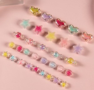 Cuentas Acrílicas Transparentes Mate en Forma de Estrella, Corazón y Redondas para Pulseras DIY y Bolígrafos Decorativos con Cuentas - Product Image 1