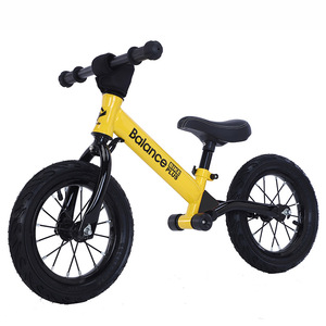 Bicicleta de Equilibrio sin Pedales para Niños con Marco de Metal y Tres Ruedas - Carro de Juguete y Scooter para Niños - Product Image 1