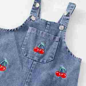 Conjunto <span class=keywords><strong>de</strong></span> Primavera/Otoño para Niñas, Top Rojo <span class=keywords><strong>de</strong></span> Punto Acanalado, Bonitos Pantalones con Tirantes <span class=keywords><strong>de</strong></span> Cereza, Atuendo Dulce <span class=keywords><strong>y</strong></span> Encantador - Product Image 3