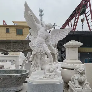 Lebensgröße weiße Engels-Stein-Skulptur Marmor-Erzengel-Statue des Heiligen Michaels zu verkaufen