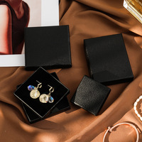 Boîte à bijoux en papier avec couvercle carré et fond personnalisés avec logo en feuille d'or rose de luxe écologique Emballage pour colliers et boucles d'oreilles