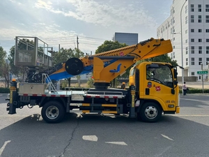 <span class=keywords><strong>Camion</strong></span> nacelle télescopique ISUZU KV100 4x2 33m Euro 3 130HP Diesel pour l'entretien municipal - Product Image 2
