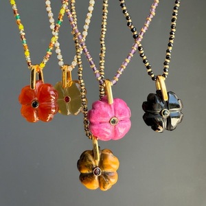 Collar de Lujo con Incrustaciones de Piedras Naturales en Forma de Flor, Chapado en Oro, Aleación de Cobre, Personalizado, para Mujer - Product Image 1