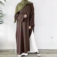 Mujeres Musulmanas de Malasia de tela suave de color sólido con hendidura lateral y camisa interior blanca modesta y cordón
