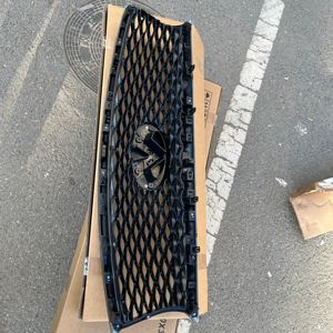 Grille de maille noire brillante de pare-chocs avant de voiture de Offre Spéciale de haute qualité OE 62070-6WP0A pour <span class=keywords><strong>Infiniti</strong></span> <span class=keywords><strong>QX70</strong></span> - Product Image 4