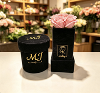 Boîtes cadeaux en velours rondes et carrées avec logo personnalisé en feuille d'or mat recyclée pour la présentation de fleurs de la Saint-Valentin