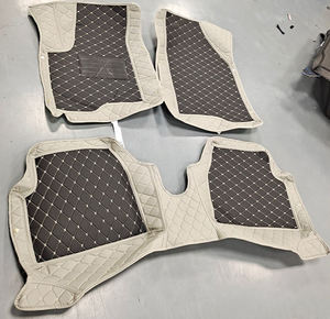 Tapis de sol automobiles 3D haut de gamme toutes saisons avec surface antidérapante et fonction de nettoyage facile pour l'intérieur de la voiture - Product Image 2