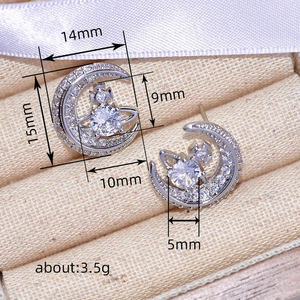 Boucles d'oreilles clous Céleste Lune et Planète pour Femme, Bijoux Tendance Scintillants et Audacieux - Product Image 4