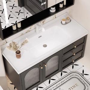 Meuble de salle de bain intelligent avec miroir LED intégré et vasque en céramique sans joint, style rétro français - Product Image 6