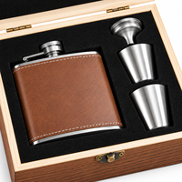 Ensemble cadeau de flacons à liqueur en cuir personnalisables avec gravure laser, comprenant 2 verres à shot, entonnoir et boîte en bois, pour garçons d'honneur et événements d'entreprise