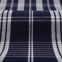 Stock prêt en gros hommes chemise uniforme scolaire tissé coton matériel vichy tartan carreaux plaid fil teint tissu