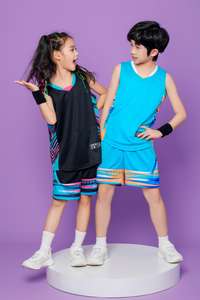 ชุดบาสเก็ตบอลแบบซับลิเมชั่น เสื้อทีมชาย เสื้อเจอร์ซีย์บาสเก็ตบอล เสื้อกล้าม ชุดบาสเก็ตบอลแบบกลับด้านได้ ชุดยูนิฟอร์มบาสเก็ตบอลแบบกำหนดเอง - Product Image 4