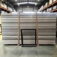 Vente directe d'usine de marbre blanc Marmara italien naturel avec texture grise polie, pouvant être utilisé pour les murs et les sols intérieurs
