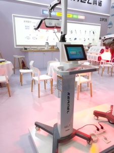 Dispositivo de Terapia Láser para la Pérdida de Cabello con 424 Diodos Láser, Certificado CE, para el Cuidado Posterior al Trasplante Capilar y el Tratamiento de la <span class=keywords><strong>Alopecia</strong></span> Androgenética - Product Image 5