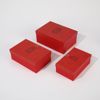 Ensemble de boîtes d'expédition pliables en carton ondulé rose magnétique biodégradable personnalisées avec pelliculage mat pour emballage de Noël de chaussettes et de fourrures