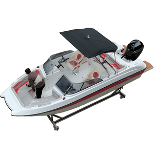 Bateau de ski sportif et de loisirs en fibre de verre de 5,8 m (19 pieds) avec console, à vendre - Product Image 4