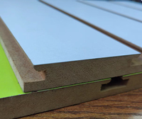 T&G Slatwall-Panel mit Schlitz MDF 15mm 17mm 18mm Melamin Modern E1 Holzfaser Innenraum-Lamellenwand