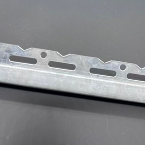 Perfil de ángulo delgado de acero galvanizado de 22 mm x 22 mm a buen precio, utilizado para <span class=keywords><strong>enlucido</strong></span> de yeso en placas de yeso o bloques lisos. - Product Image 1