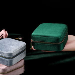 卸売高級ジュエリー包装ケース最高品質ベルベットジュエリーボックスカスタムロゴトラベルジュエリーボックスオーガナイザーミラー付き - Product Image 3
