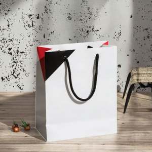 Bolsa de Papel de Regalo Blanca Mate Personalizada, Empaque de Cartón de Boutique con su Propio Logotipo para Pequeñas Empresas, para Uso en Exposiciones - Product Image 2