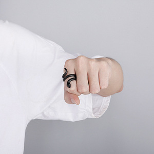 Kalen anelli retrò da dito di alta qualità anello da uomo in acciaio inossidabile placcato oro 18 carati nero a forma di serpente aperto - Product Image 6