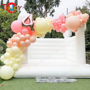 Castello Gonfiabile Gigante Bianco in PVC Premium 6x6ft, Capacità 10 Persone, per Matrimoni, Divertimento Interno ed Esterno, Ventilatore Incluso - Product Image 5