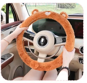 Housse de volant de <span class=keywords><strong>voiture</strong></span> en peluche, antidérapante, universelle, quatre saisons, motif dessin animé mignon pour l'hiver - Product Image 2