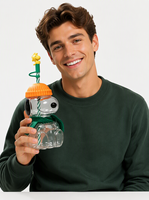 Bouteille d'eau en verre en forme de chien mignon de 20 oz avec paille, couvercle en silicone à chapeau orange et foulard vert, vente en gros