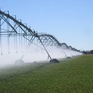 Terreni agricoli macchine attrezzature centro pivot sistema di irrigazione per la vendita