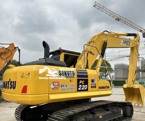 Excavadora de cadenas usada Komatsu PC220 22T con sistema hidráulico confiable y motor potente para movimiento de tierras en construcción pesada - Product Image 2