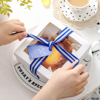 Caja de Embalaje de Cartón para Postres Personalizada con Impresión a Cuatro Colores y Logotipo en Lámina Dorada, Caja para Pastel con Ventanas de PET