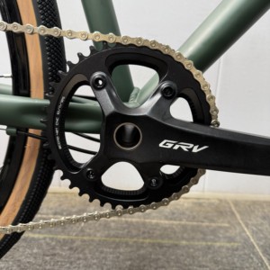 Vélo de Gravel à Cadre Plat 1x10 Vitesses, Cadre en Aluminium, Fourche en Titane, Freins à Disque Hydrauliques, Roues Rapides à Décrocher, Léger pour la Route - Product Image 5