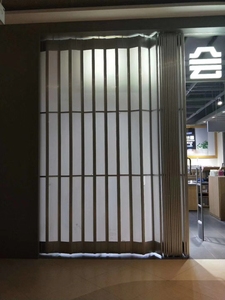 Porta scorrevole pieghevole in PvC trasparente per negozio, porta pieghevole <span class=keywords><strong>a</strong></span> fisarmonica in Pvc, chiara sicurezza persiane - Product Image 2