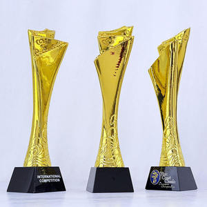 Trophées personnalisés en résine et cristal pour le sport, la musique, les affaires – Trophées étoiles en résine et cristal dorés - Product Image 4