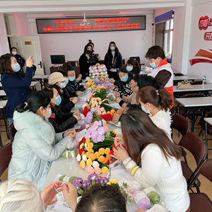 ตะกร้าดอกทานตะวันถักหลากสีทำมือ กระถางดอกทานตะวันขนาดเล็กสำหรับฮาโลวีน ตะกร้าดอกไม้โครเชต์ปรับแต่งได้ - Product Image 6