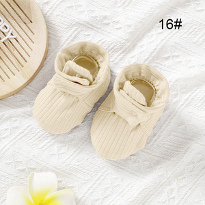 Chaussons pour bébé en gros, chaussons tricotés pour nourrissons, chaussons en coton biologique, chaussons antidérapants côtelés pour bébé - Product Image 4