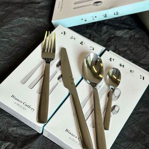 Juego de Cubiertos de Acero Inoxidable, Estilo Moderno y Minimalista, Espesos y Duraderos, con Acabado Espejo, Cuchillo, Tenedor y Cuchara, para el Hogar y Restaurantes - Product Image 1
