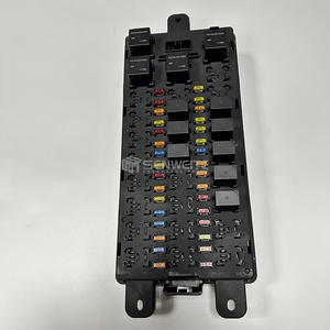 Boîtier de fusibles Senwitt YN24E00016F2 pour excavatrice SK200 8 210 330 350 - Pièces détachées - Product Image 4