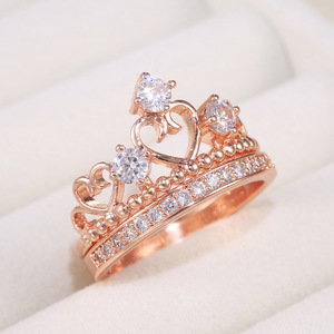 Set di Anelli Classici a Corona per Donne, Gioielli per Coppie di Sposi - Product Image 1